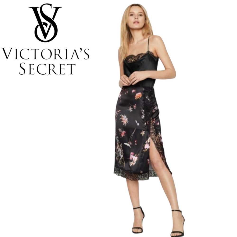 Victoria Secrets Satin Floral Print Skirt